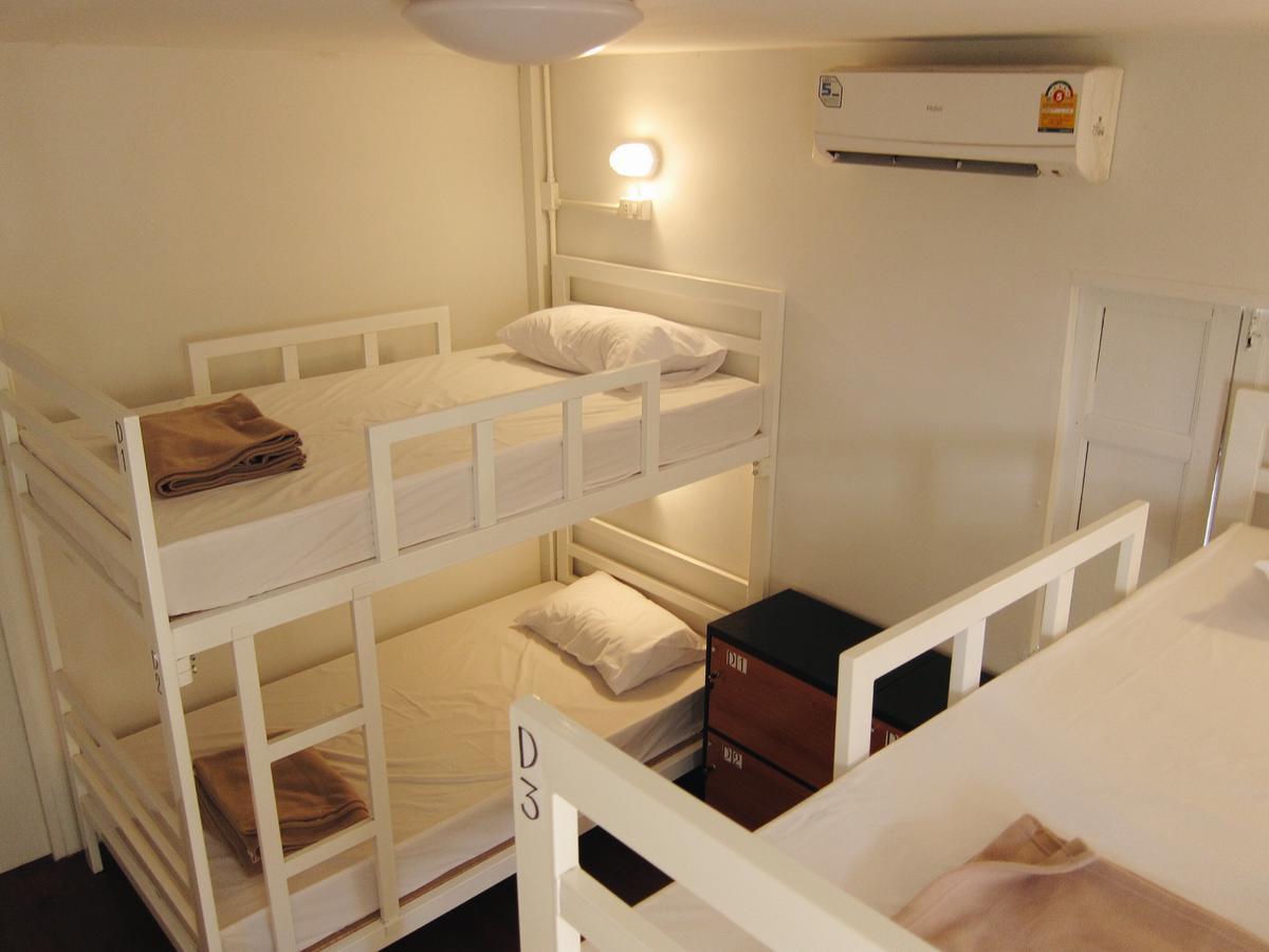 Baan Nai Trok Hostel กรุงเทพมหานคร ภายนอก รูปภาพ