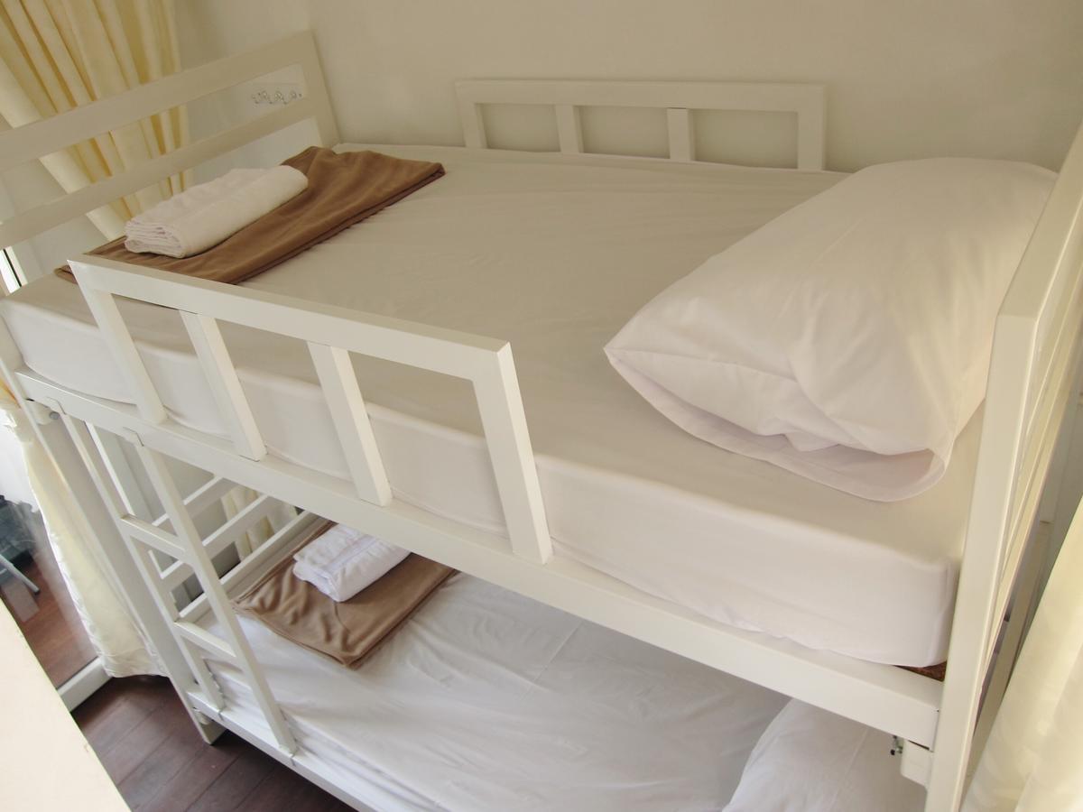Baan Nai Trok Hostel กรุงเทพมหานคร ภายนอก รูปภาพ